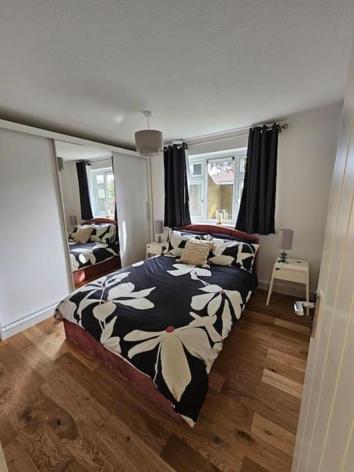 Comfortable Two Bedroom Flat Brighton Eksteriør bilde