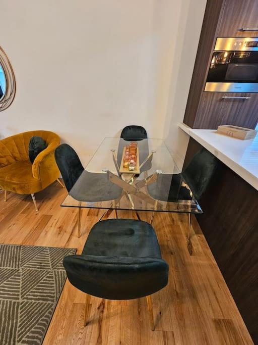 Comfortable Two Bedroom Flat Brighton Eksteriør bilde