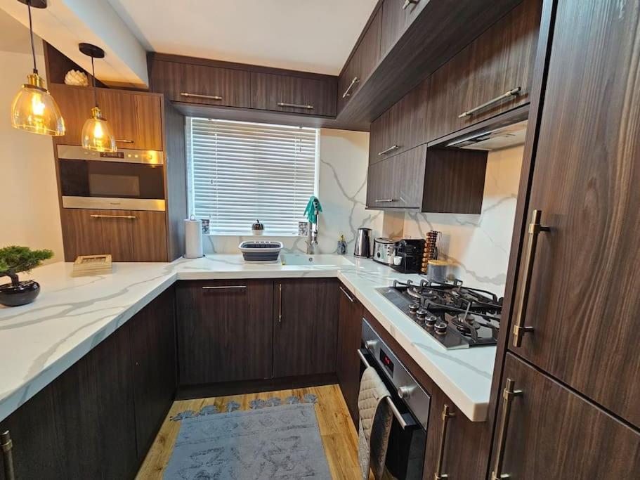 Comfortable Two Bedroom Flat Brighton Eksteriør bilde