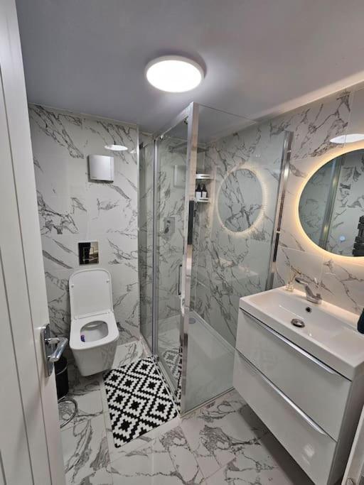 Comfortable Two Bedroom Flat Brighton Eksteriør bilde
